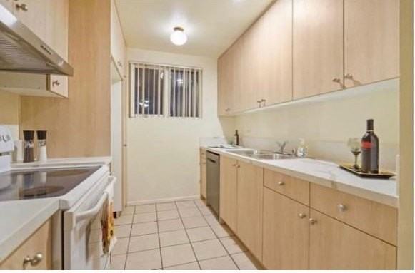 22855 Vanowen St #4 - Photo 5 of 10