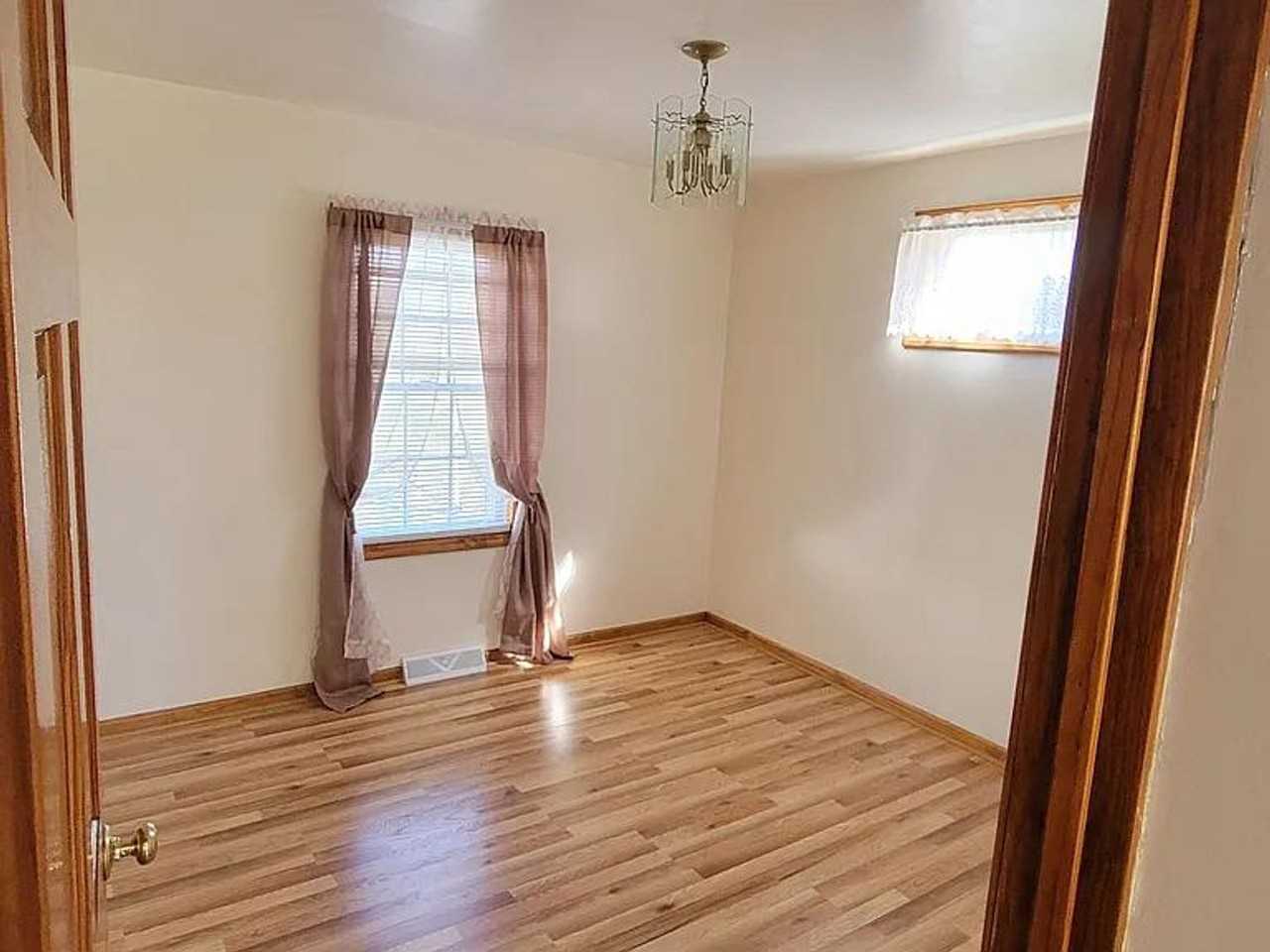 116 Dubbs Ln - Photo 3 of 9