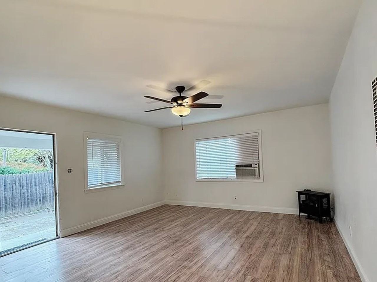 717 Woodland Ave - Photo 3 of 7