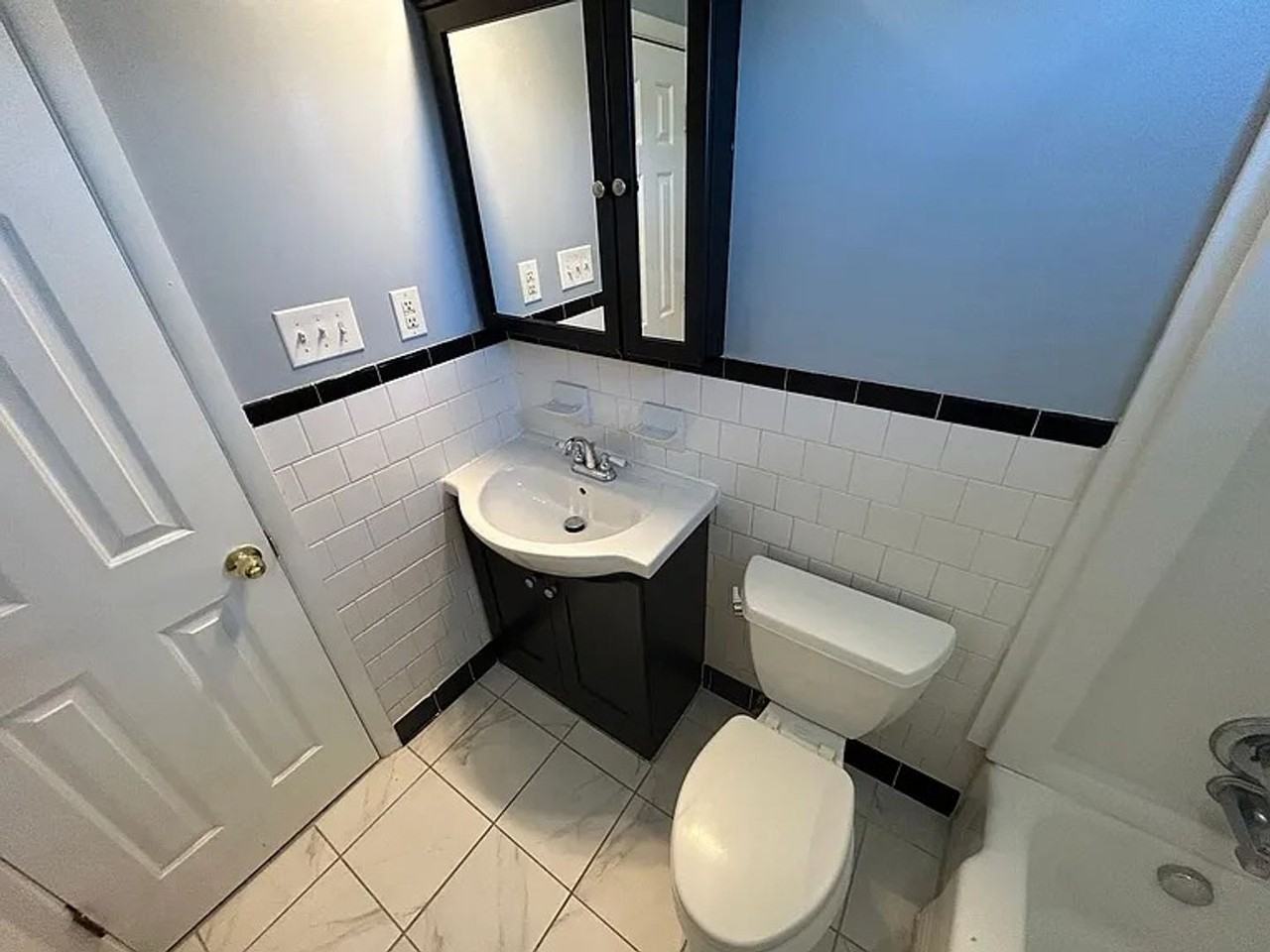 7984 Kenmore Dr - Photo 3 of 10