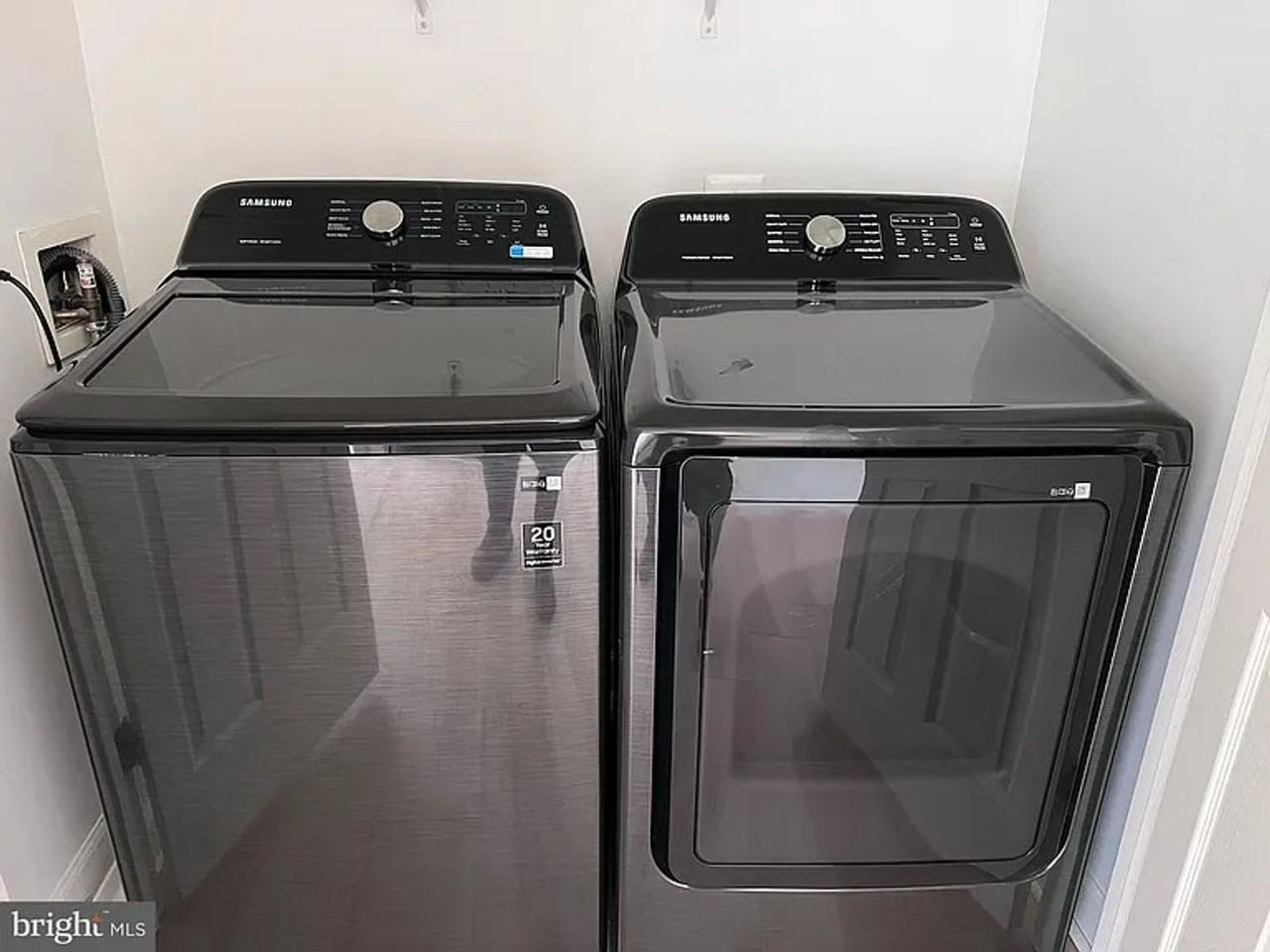 8199 Glade Bank Dr - Photo 2 of 14