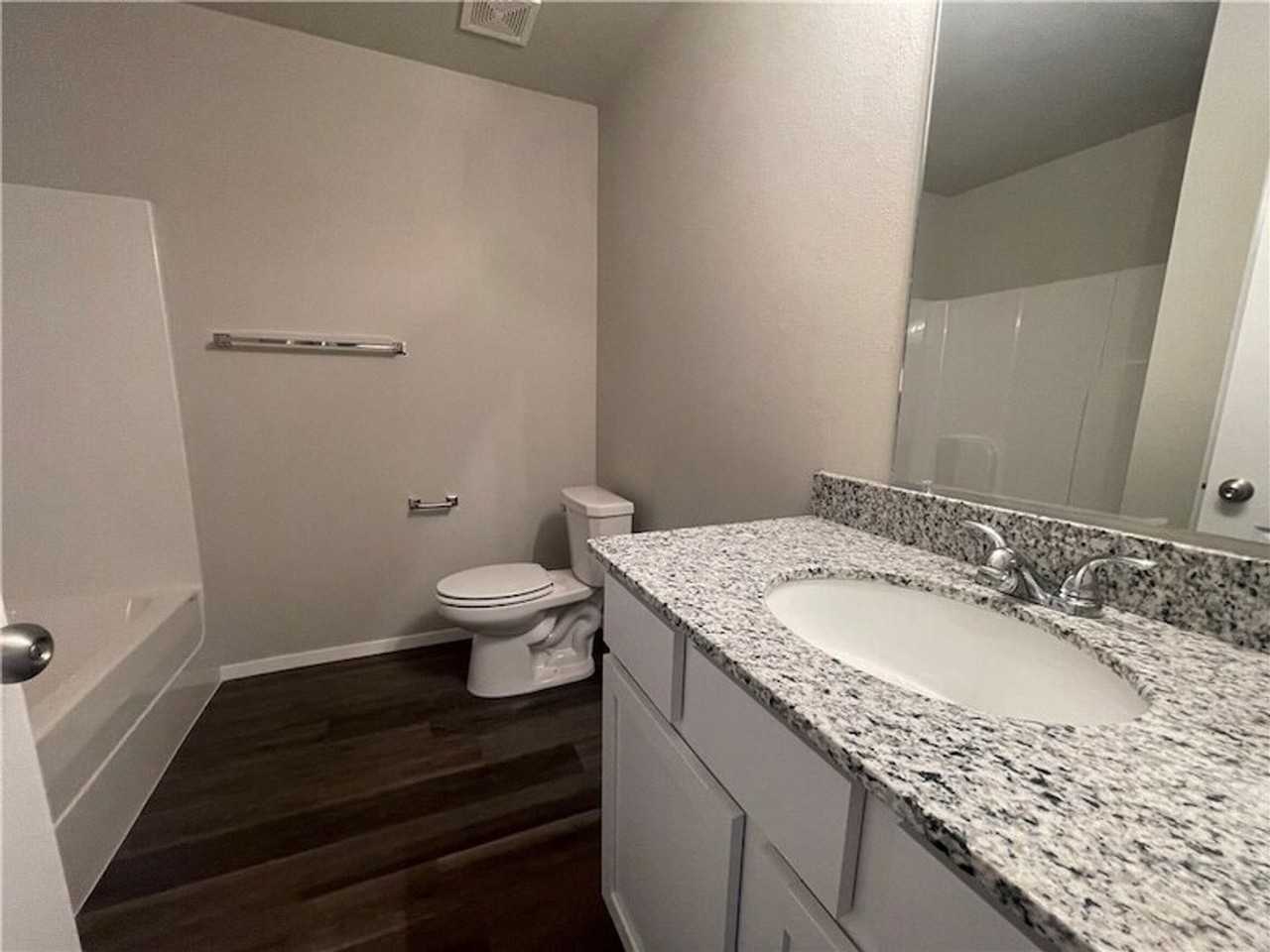 2823 W Emil Dr - Photo 3 of 4