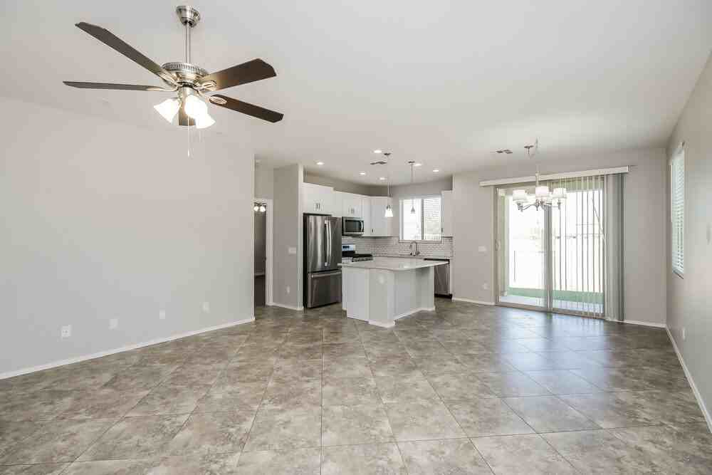 21140 E Cherrywood Dr - Photo 3 of 16