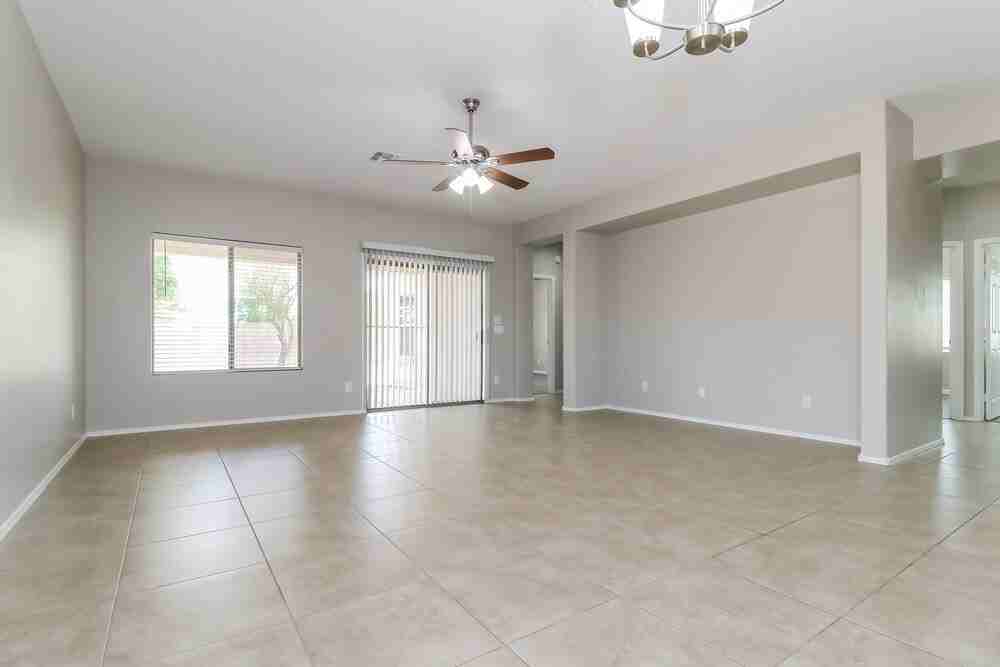 105 N 108th Dr - Photo 4 of 16