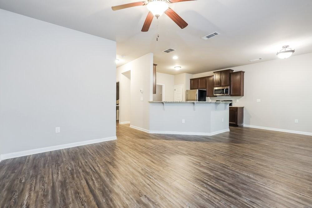 1859 Simmons Ln - Photo 4 of 17