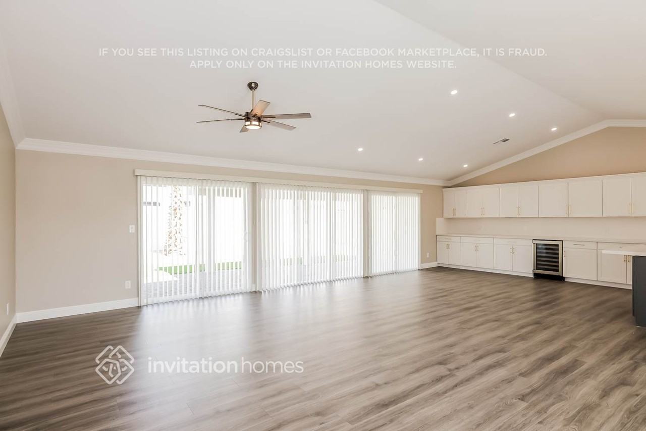 20233 N 13th Ave - Photo 5 of 12