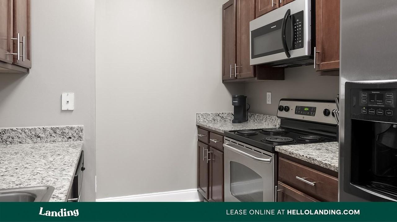 925 Canterbury Rd NE - Photo 3 of 50