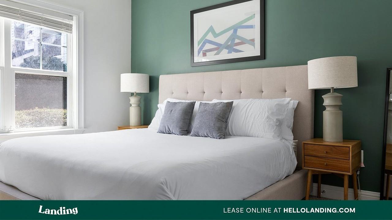 925 Canterbury Rd NE - Photo 3 of 50