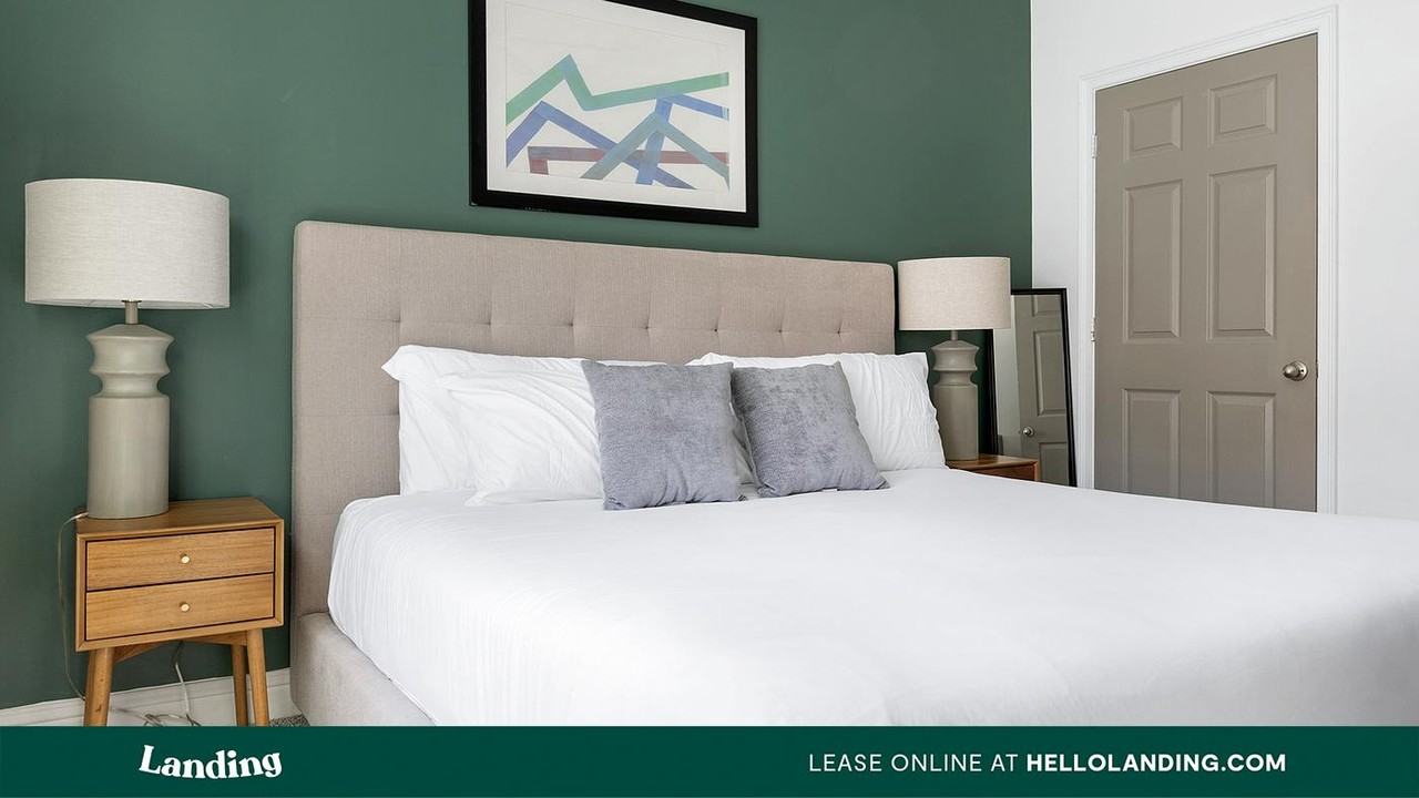 925 Canterbury Rd NE - Photo 4 of 50