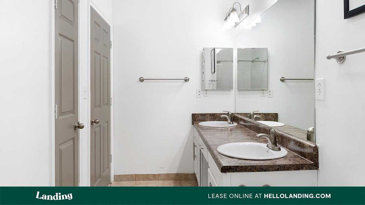 925 Canterbury Rd NE - Photo 7 of 50