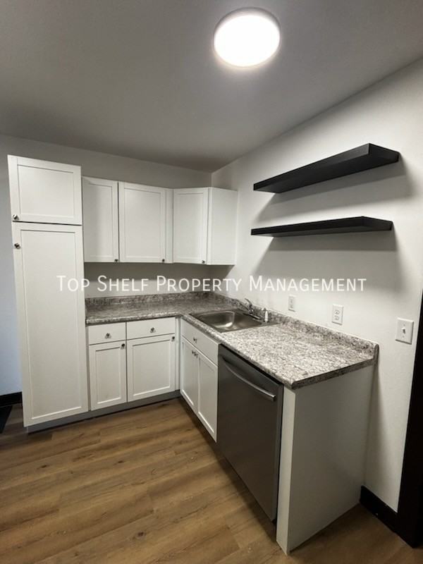 1328 7th St - Photo 3 of 11