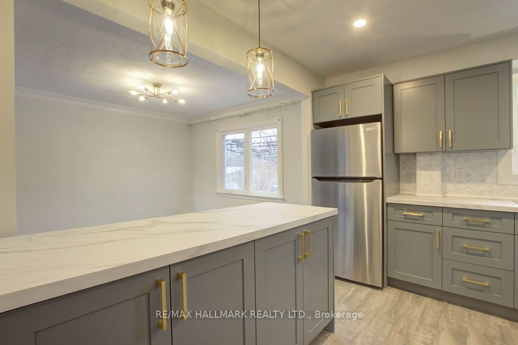 51 Stamford Square South - Photo 3 of 35