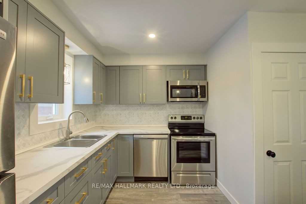 51 Stamford Square South - Photo 2 of 35