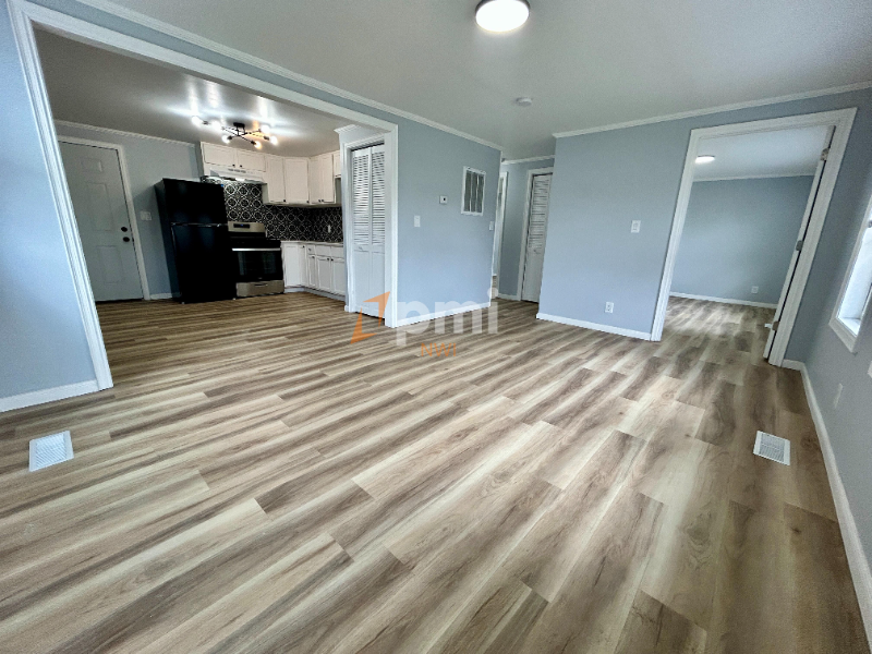 2925 Silverbrook Ave - Photo 2 of 16