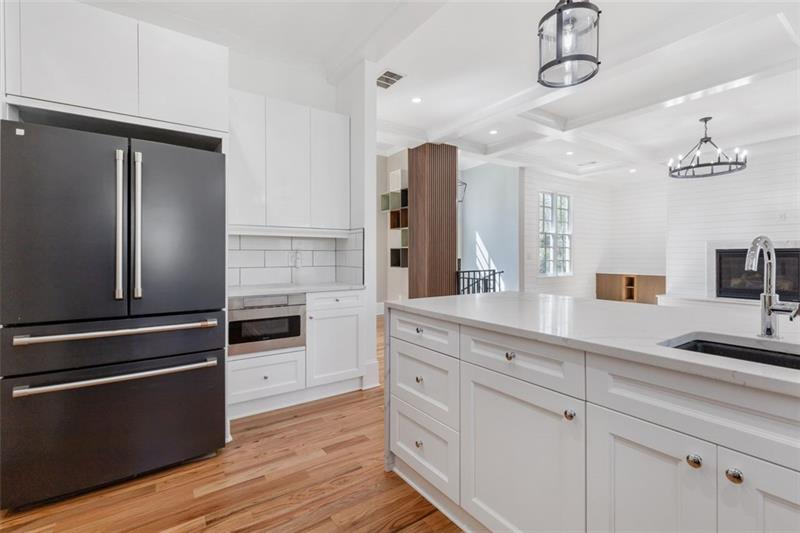 2030 Howard Cir Ne - Photo 2 of 20