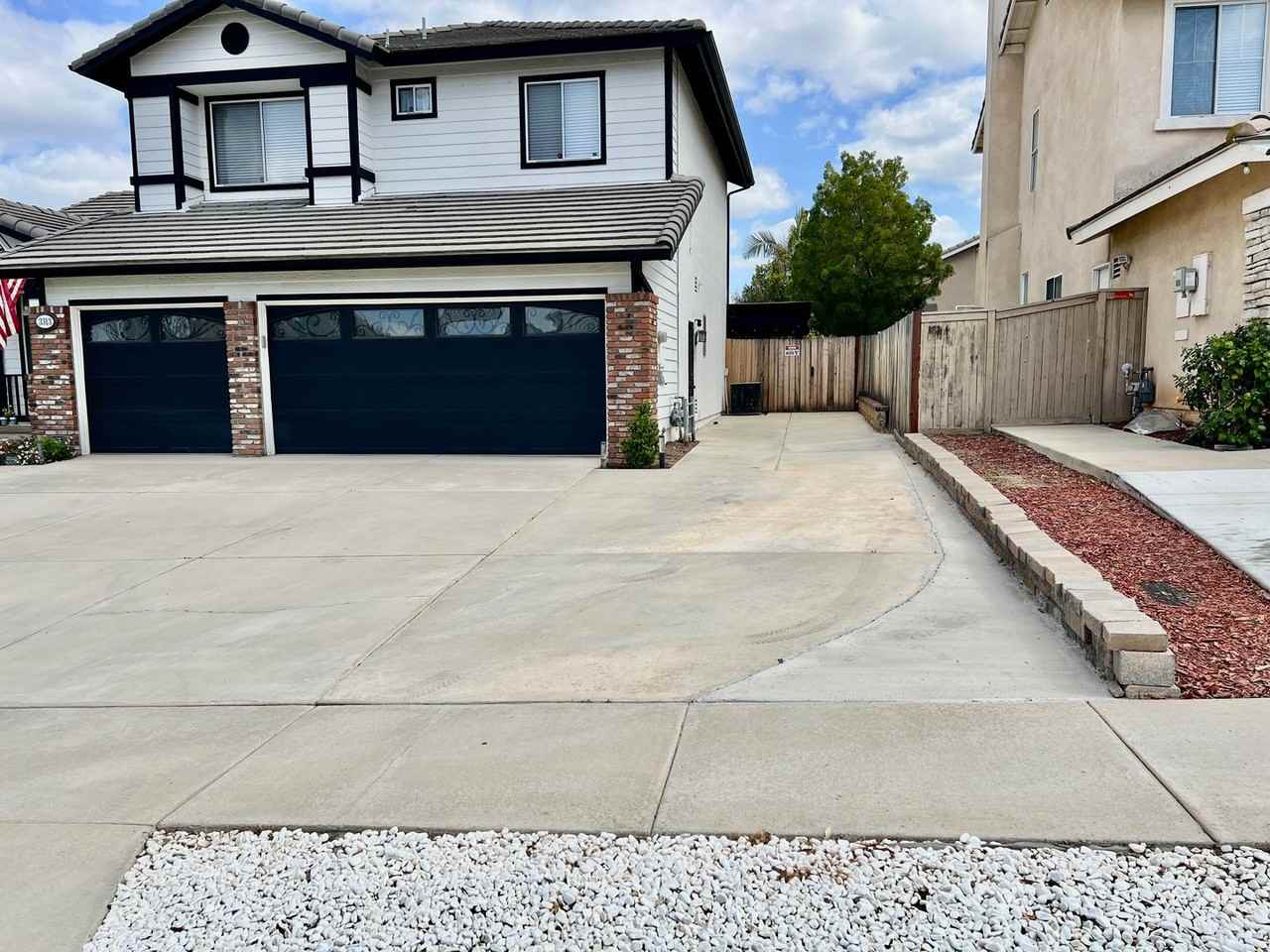 3313 Eagle Crest Dr - Photo 2 of 24