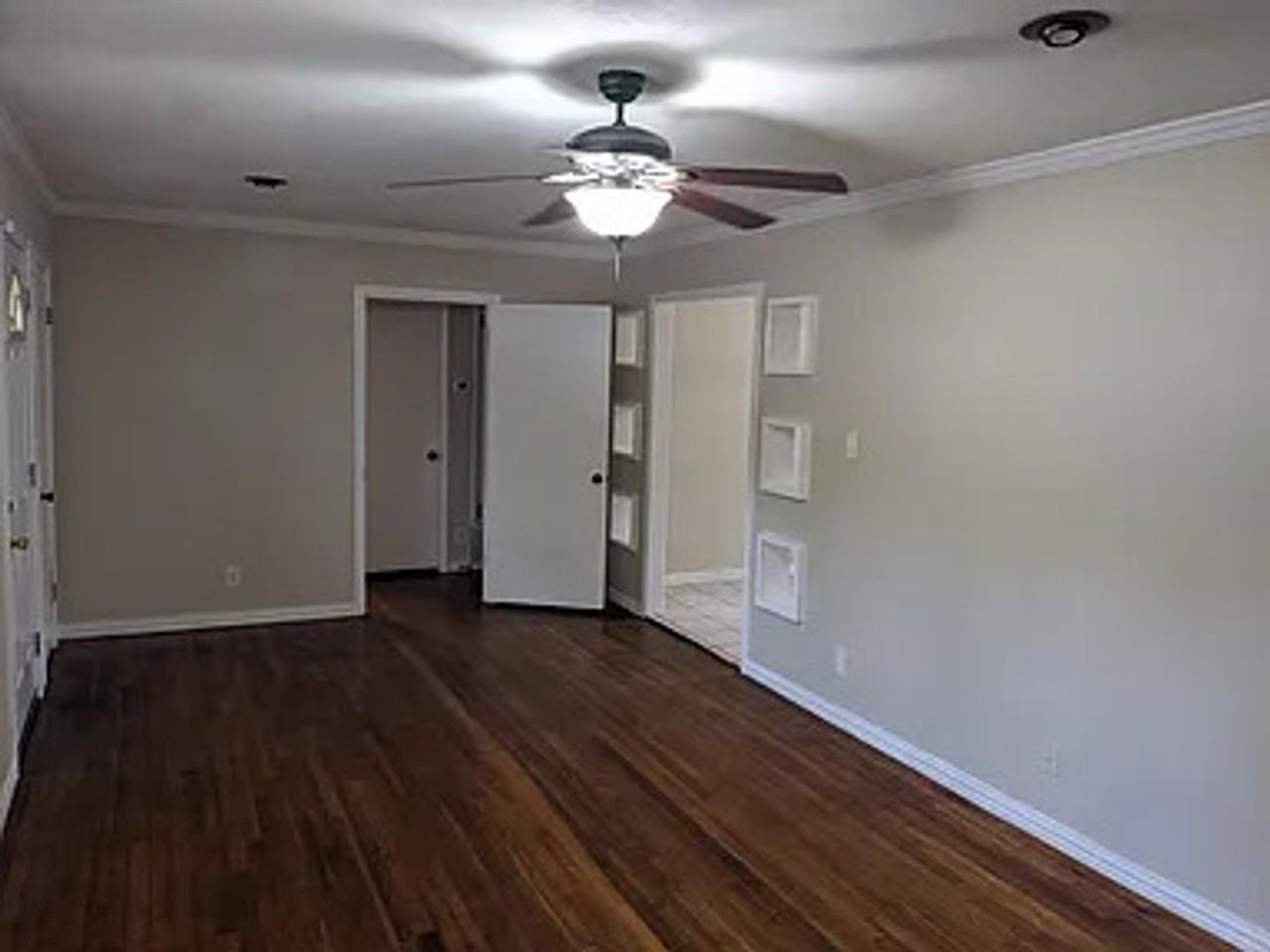 1822 S 39th St - Photo 4 of 22