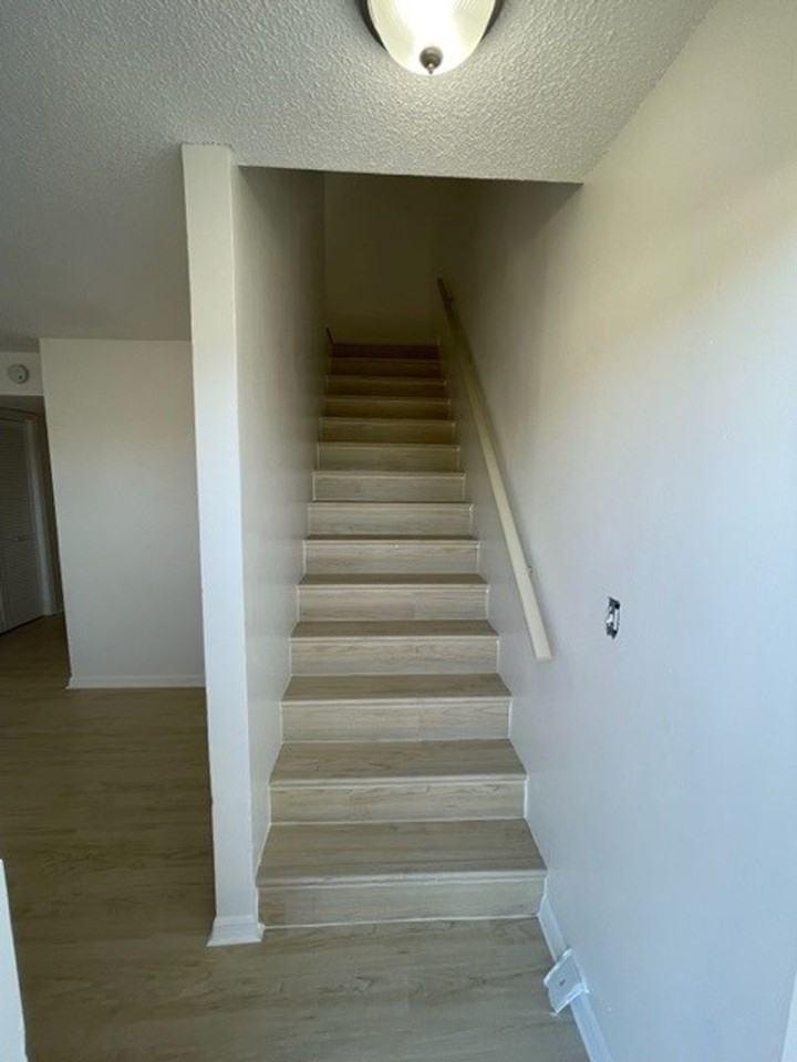 2276 W New Haven Ave - Photo 3 of 22