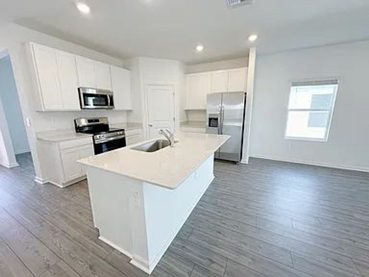 4721 Sw 83rd Loop - Photo 3 of 12