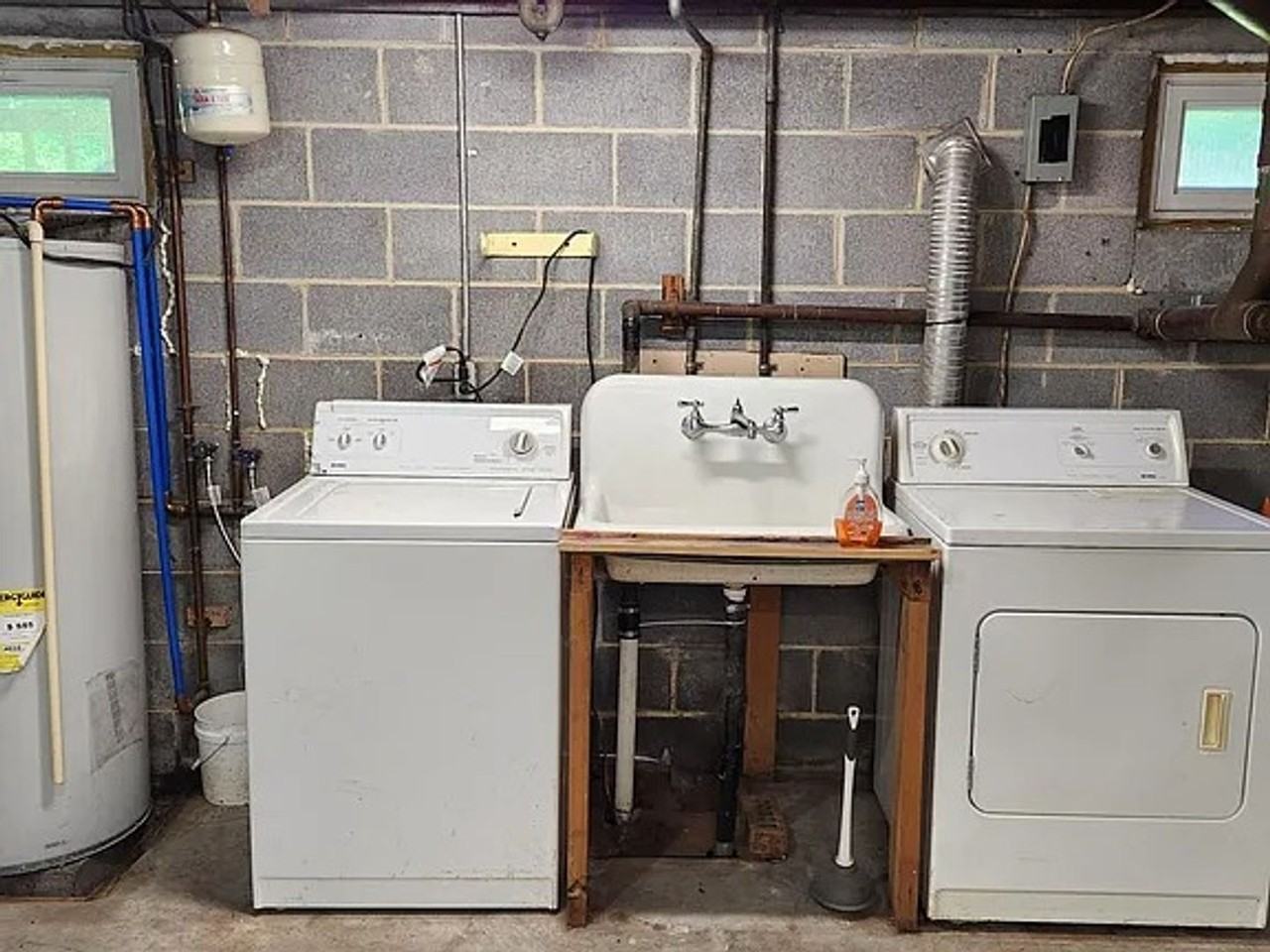 703 Harding Ave - Photo 3 of 14