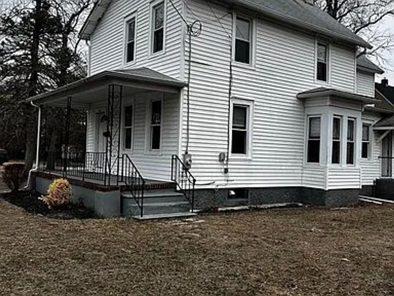 131 N 2nd St - Photo 3 of 13