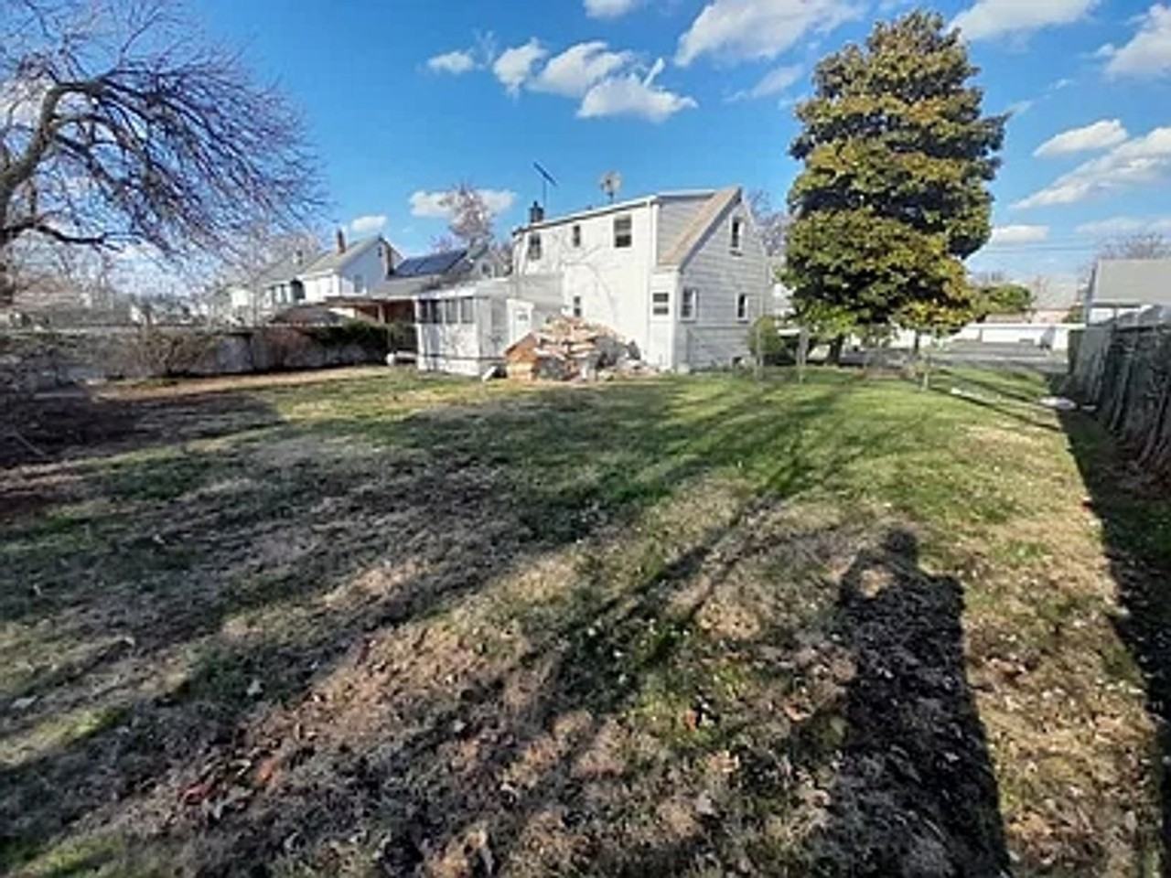 214 Victory St - Photo 2 of 26