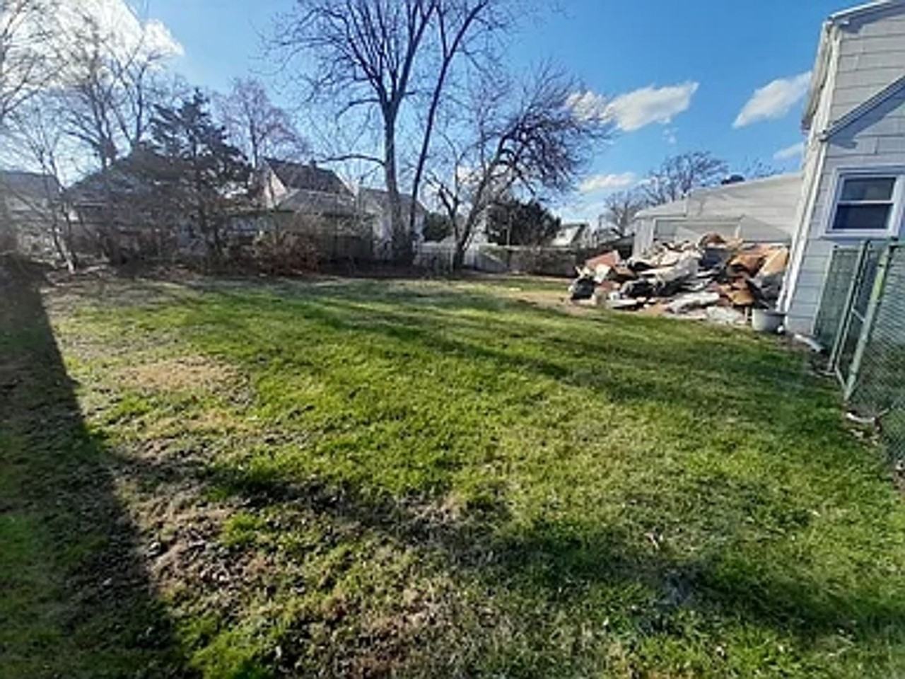 214 Victory St - Photo 3 of 26