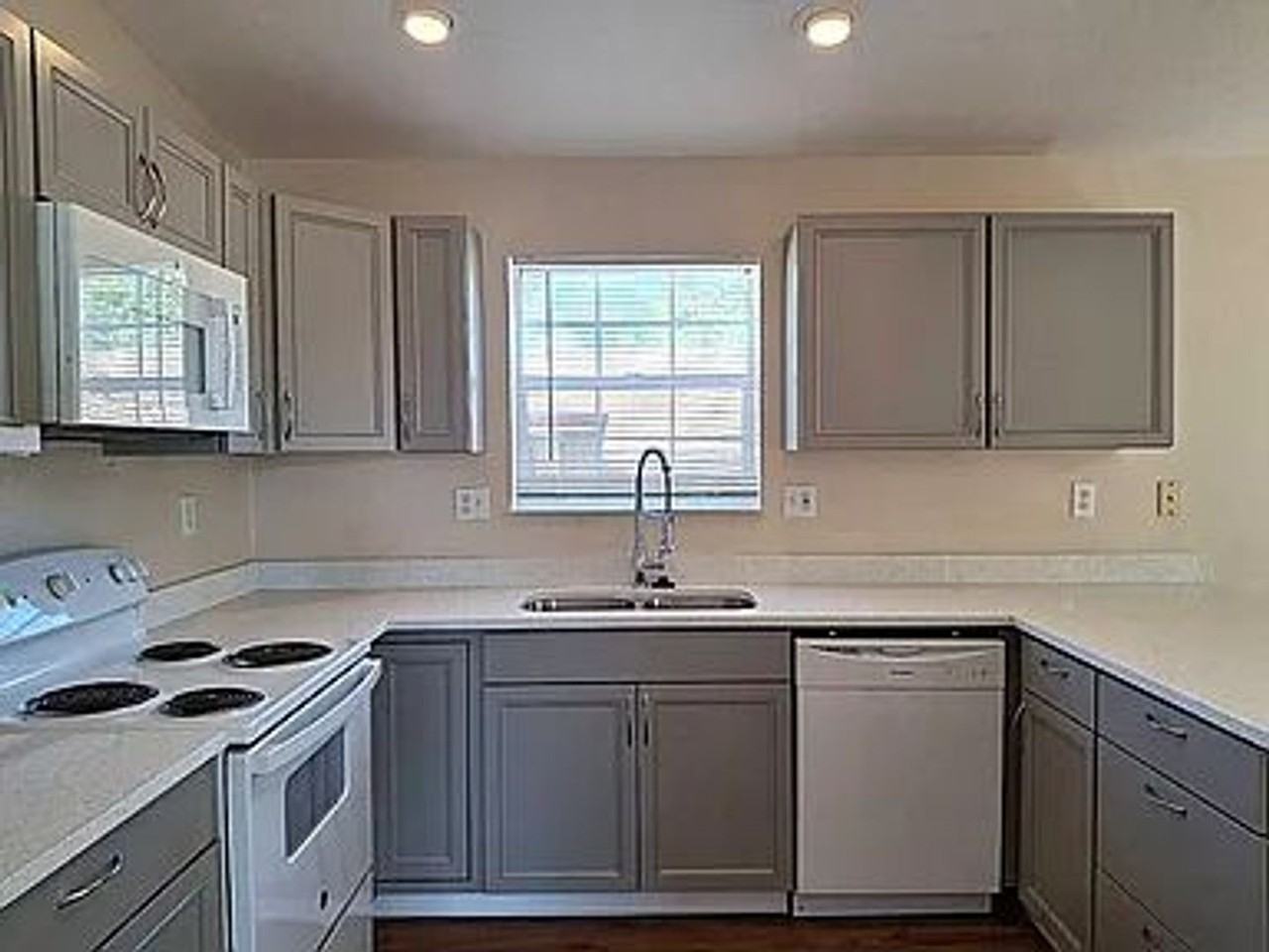 5560 61st St N - Photo 2 of 15