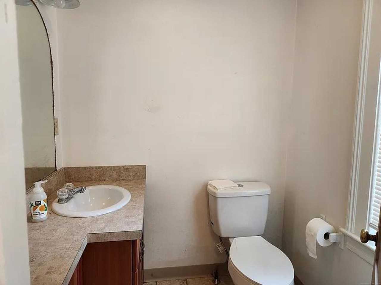 603 Center St - Photo 2 of 13