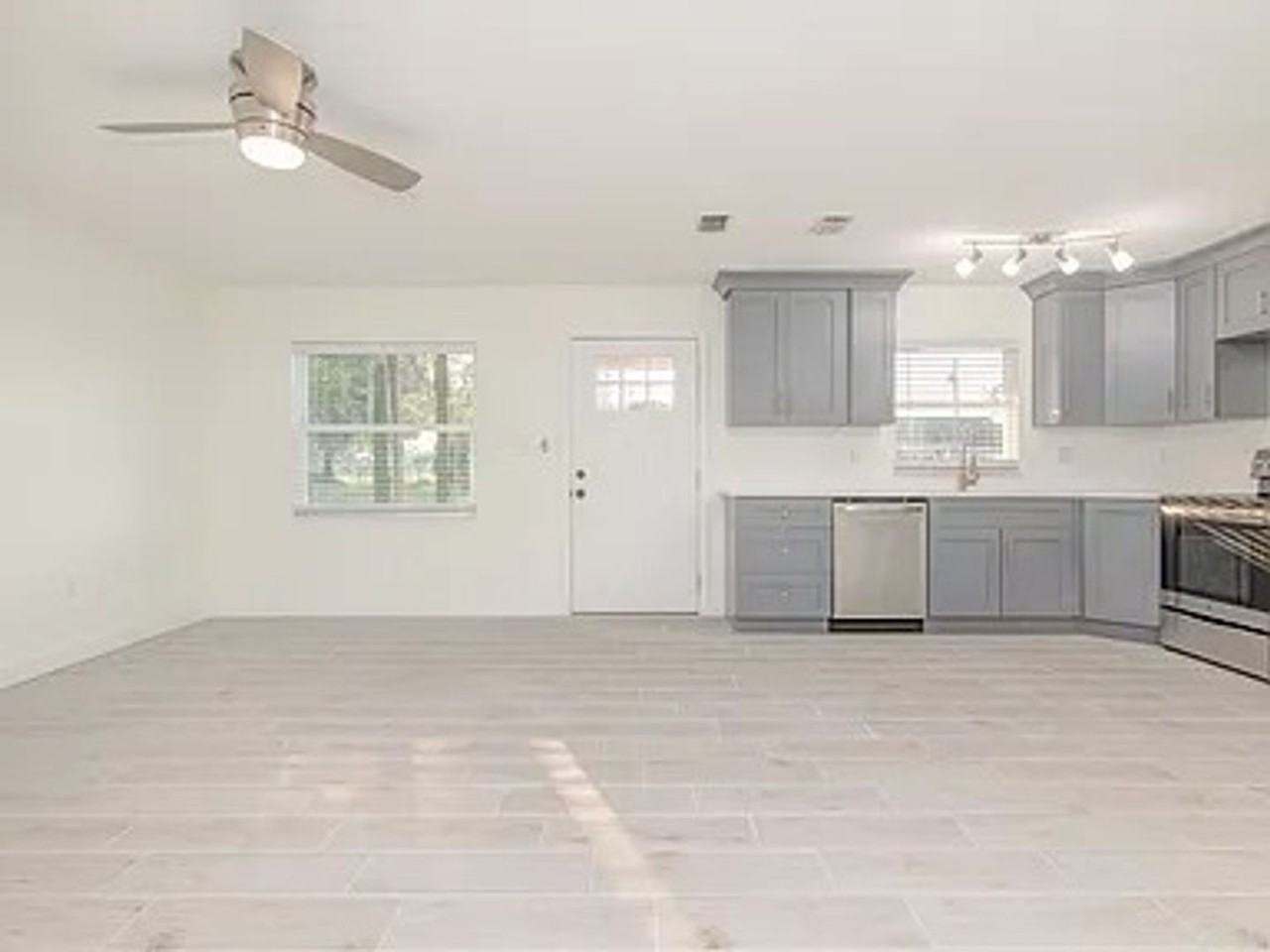 107 Moseley Ave - Photo 3 of 11