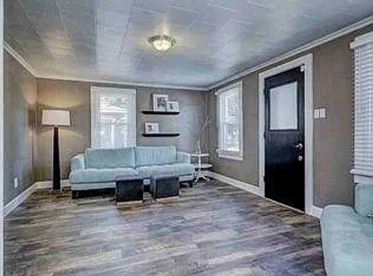 1011 W Howard St - Photo 2 of 9