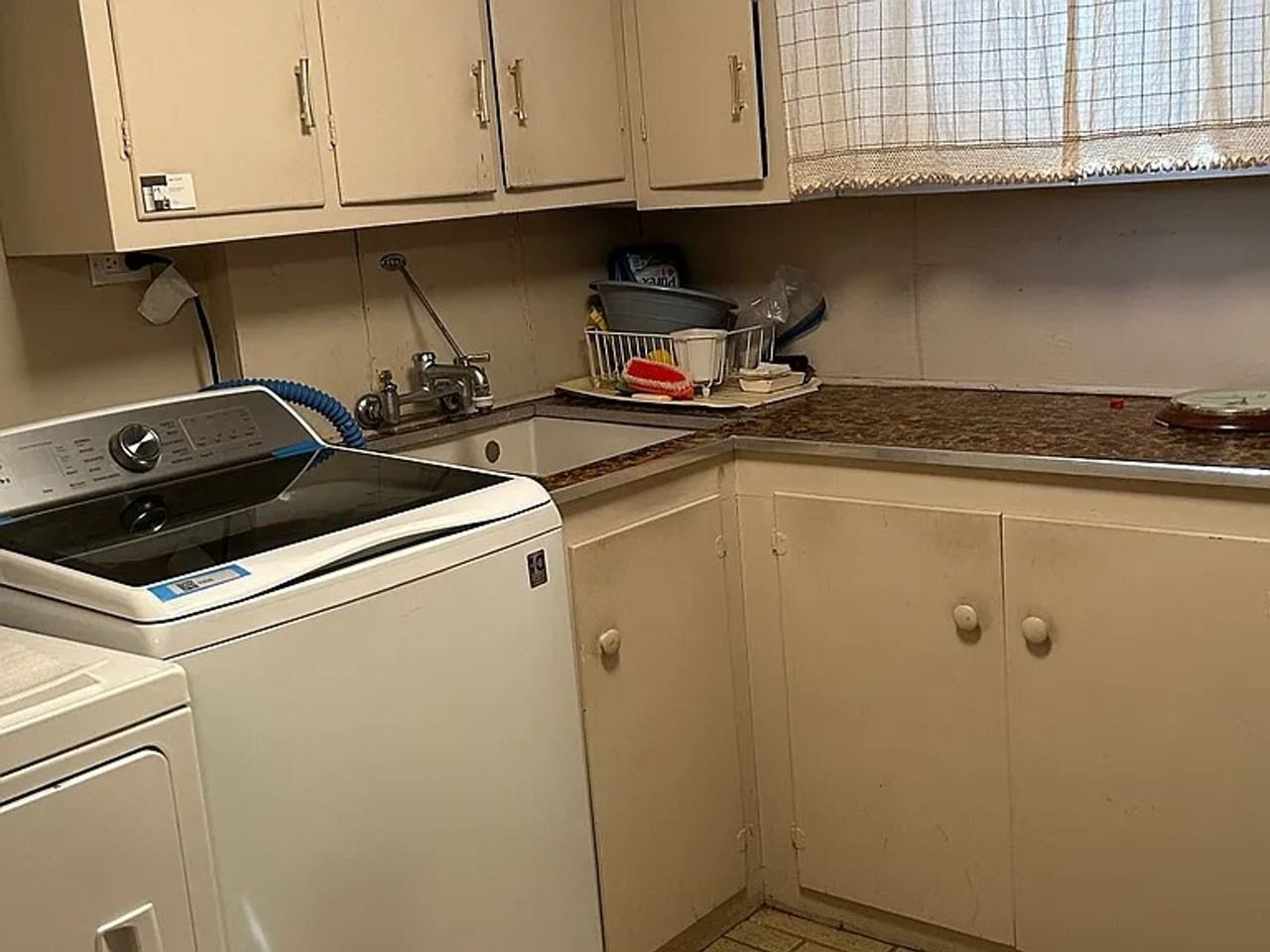 60 Inwood St - Photo 3 of 21