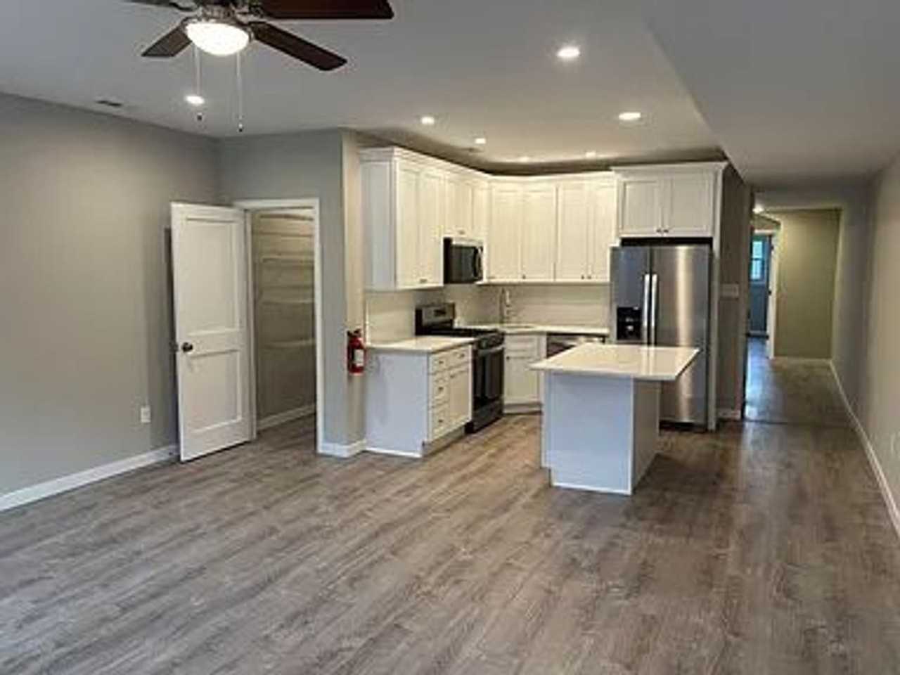 104 Chestnut St - Photo 3 of 17