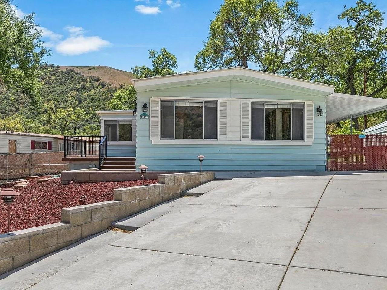 912 Starr Ct - Photo 3 of 33