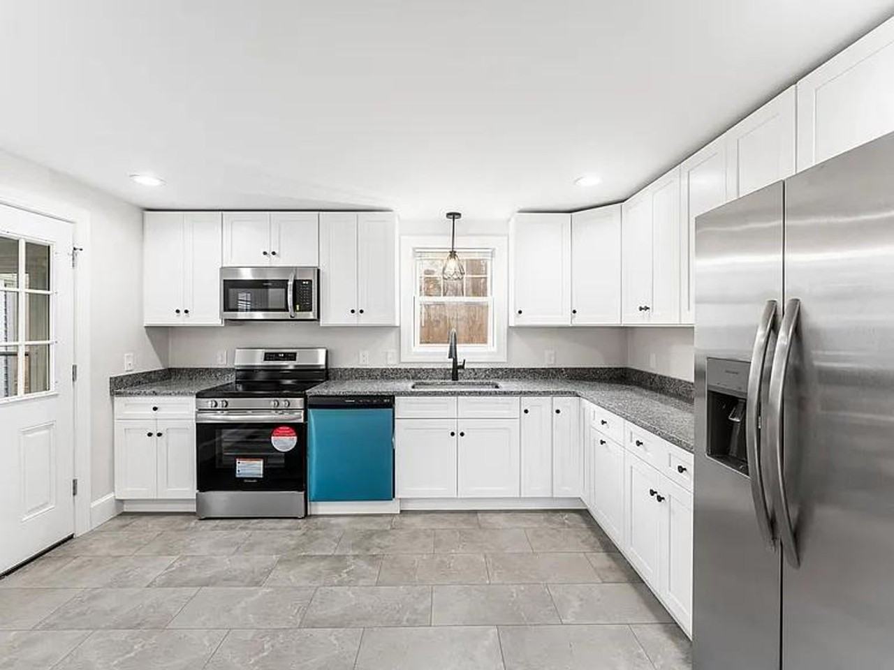 139 Nausauket Rd - Photo 2 of 16