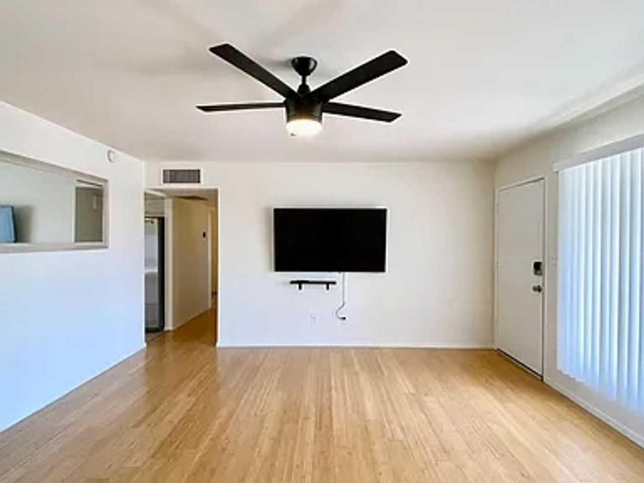 8324 E Monte Vista Rd - Photo 3 of 14