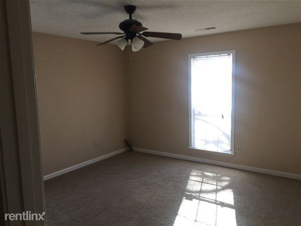 3970 Keystone Cove - Photo 3 of 10