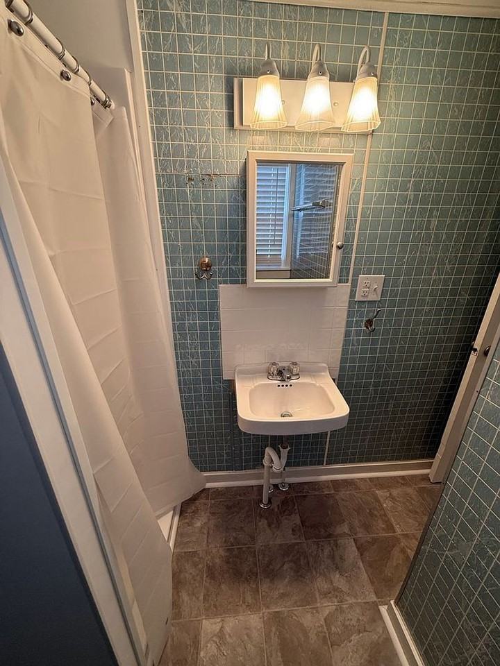 2812 16th St - Photo 3 of 19