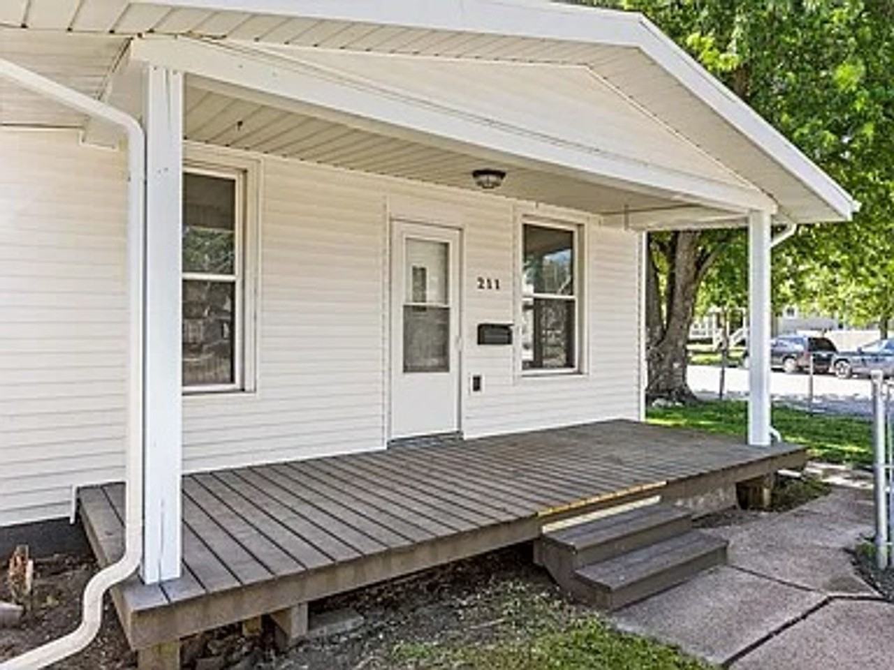 211 14th Ave Sw - Photo 2 of 20