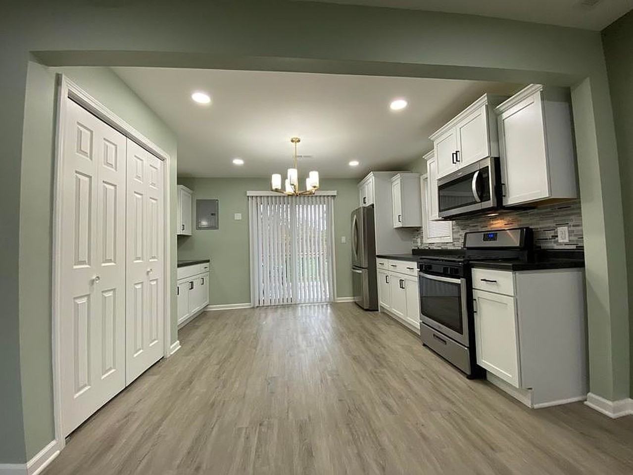 1013 Durbin St - Photo 2 of 15