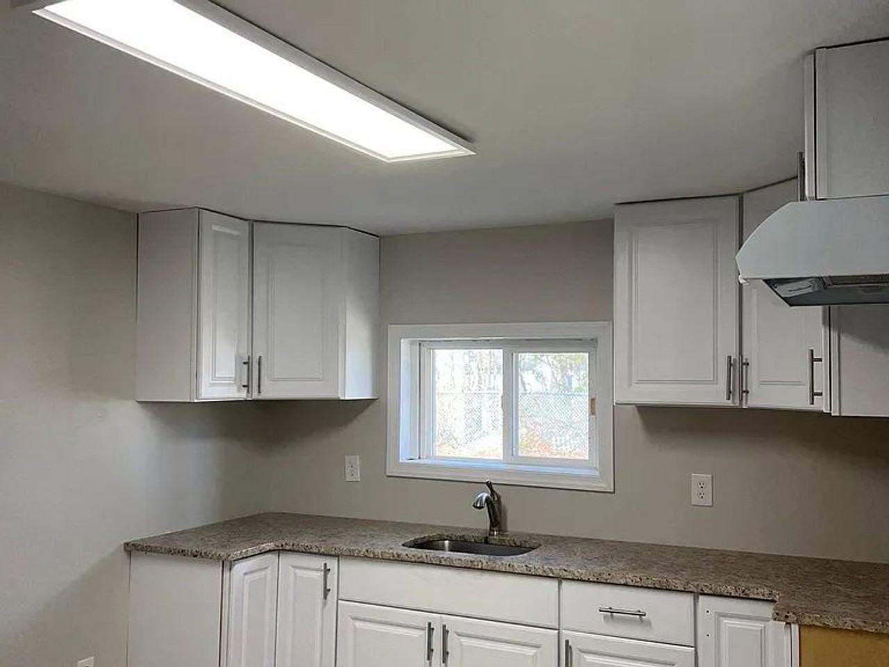 307 Hazel Ave - Photo 2 of 11