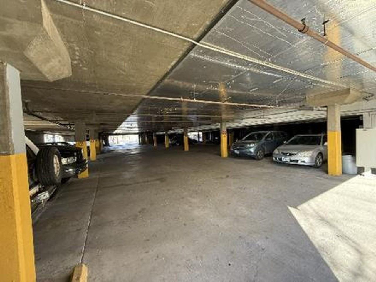 Large Studio Apartment With Secured parking garage. - Photo 3 of 10