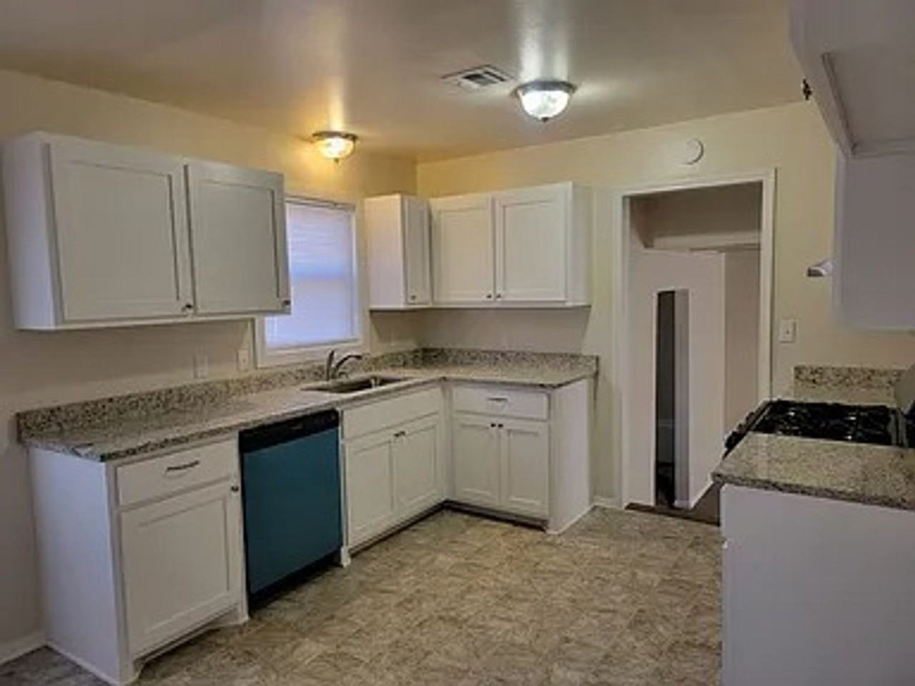 202 N Elgin Ave - Photo 2 of 5