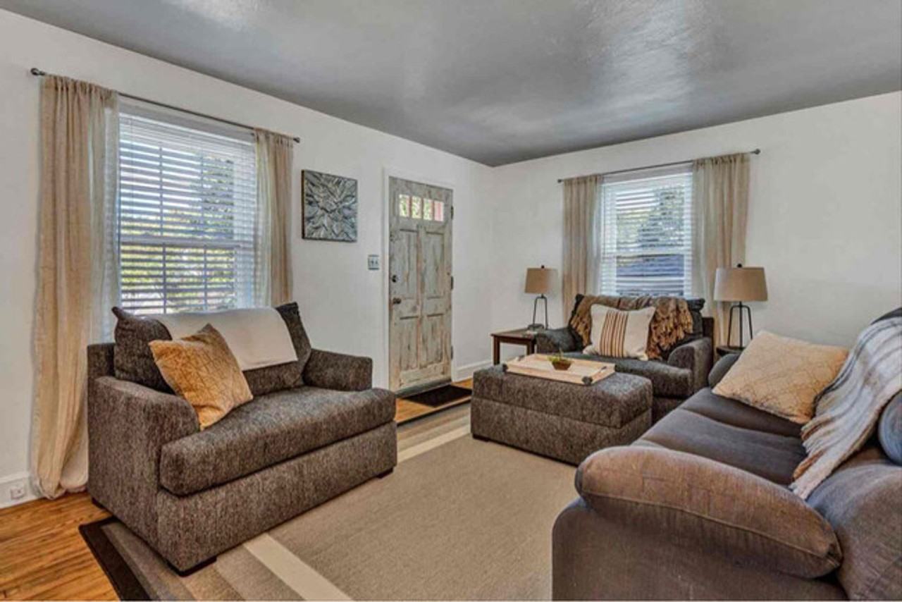 439 Cedar Bluff Ave Se - Photo 3 of 8
