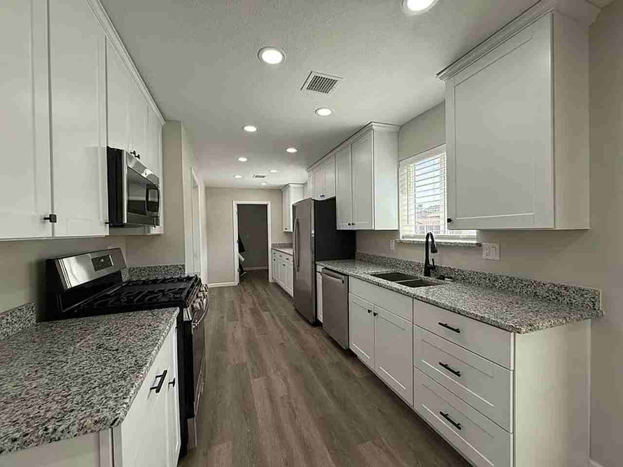 3616 Ciniza Dr - Photo 2 of 18