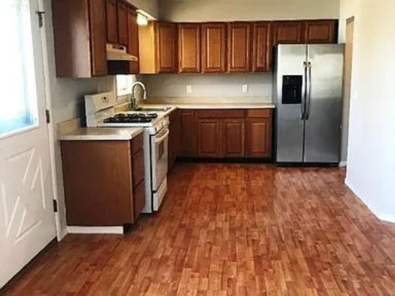 110 Maple Ave - Photo 2 of 14