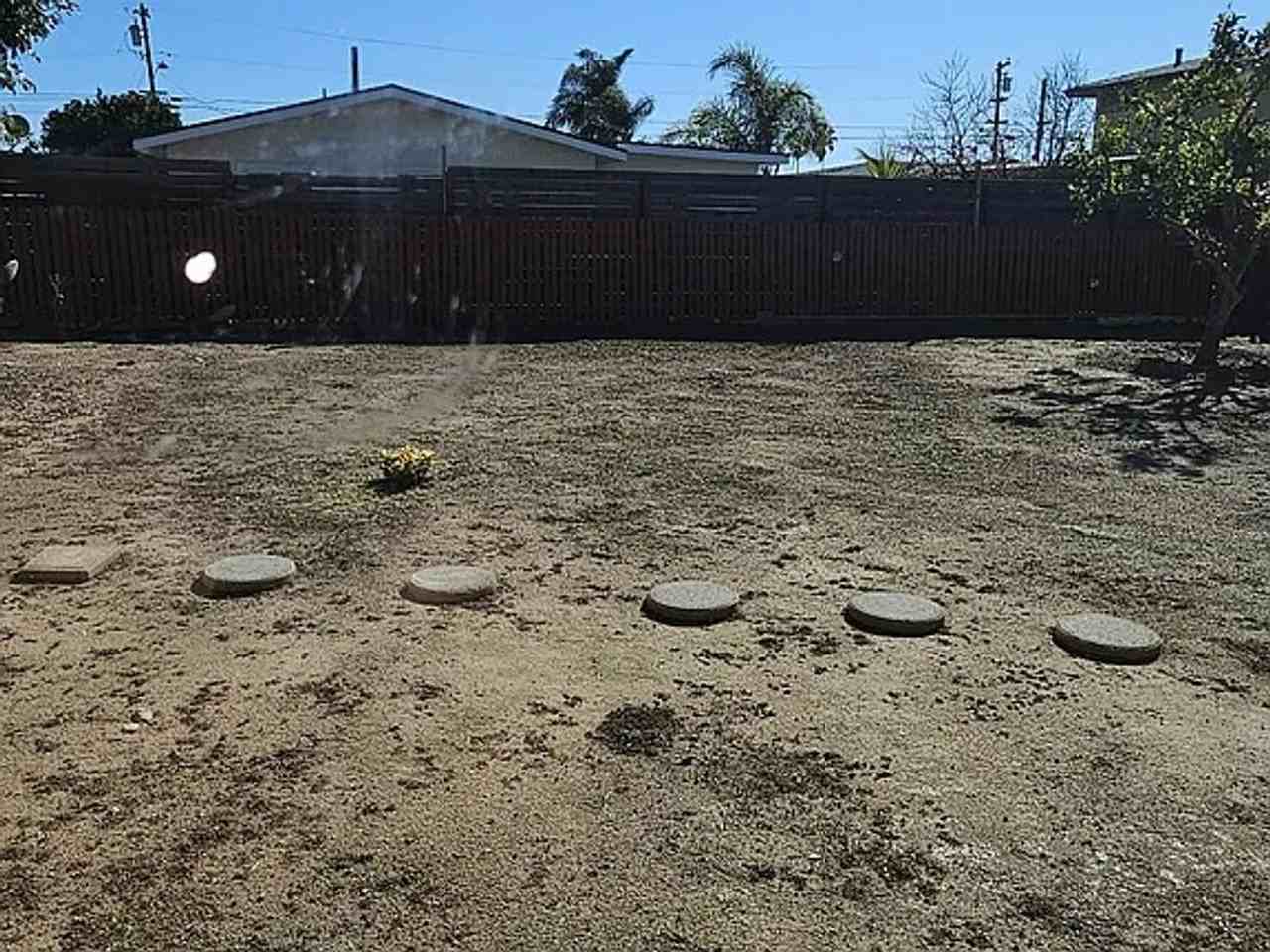 1619 Loretta St - Photo 3 of 12