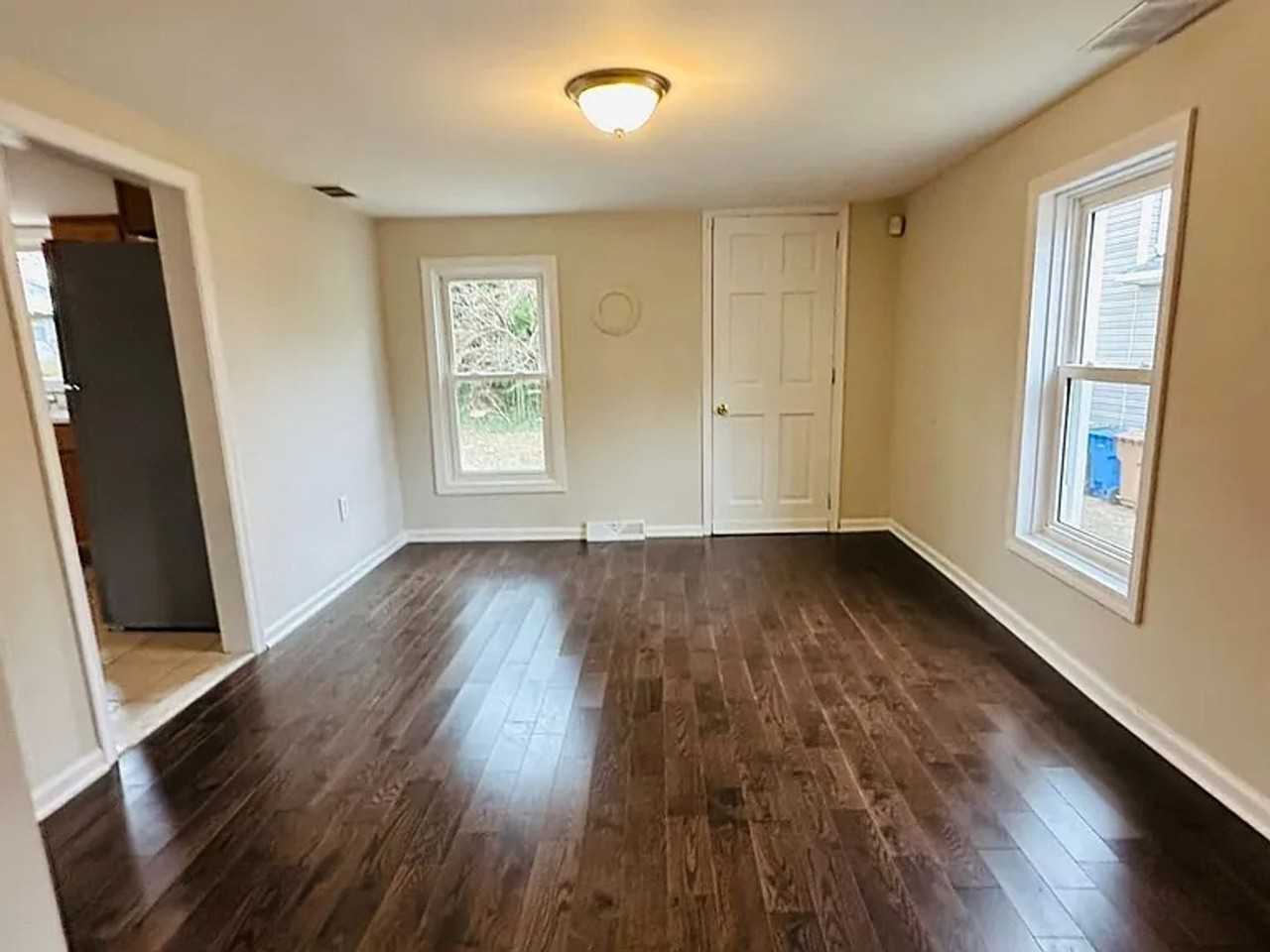 104 Water St - Photo 2 of 29