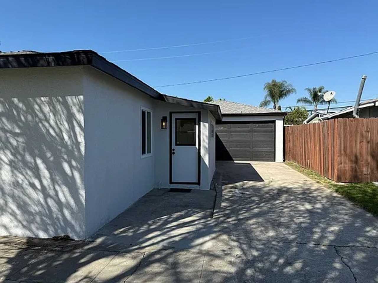 11223 Alclad Ave - Photo 2 of 20