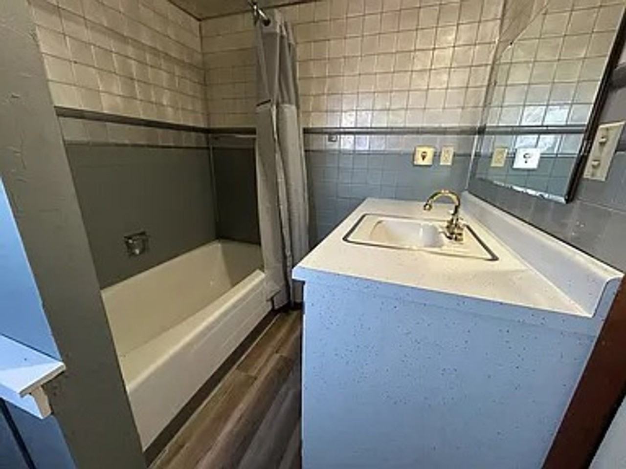 406 Oakland Ave - Photo 2 of 11